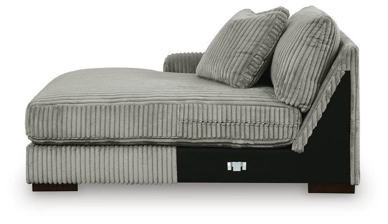 Lindyn Sectional with Chaise