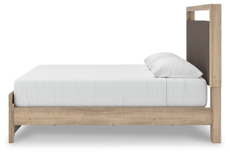 Kinlanni Upholstered Bed