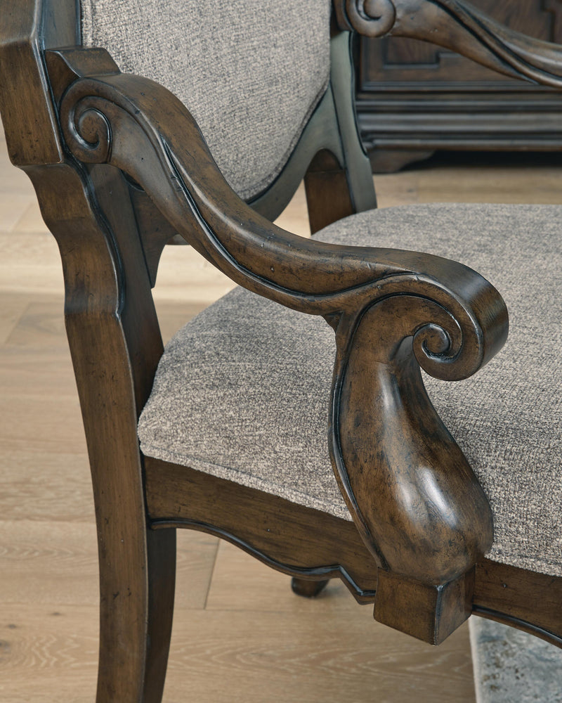 Maylee Dining Room Set